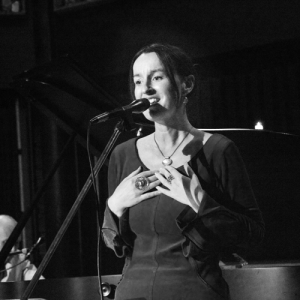 Reina Berger · Mantra Singing | Workshops | Concerts