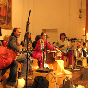 Reina Berger · Mantra Singing | Workshops | Concerts