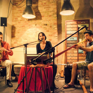 Reina Berger · Mantra Singing | Workshops | Concerts